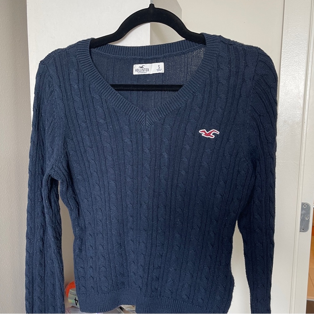 Hollister Classic Sweater V-neck